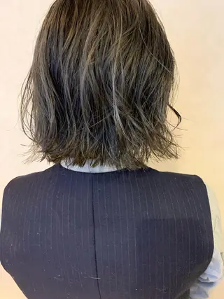 ミディアム Lit.豊橋 夏目のヘアスタイル