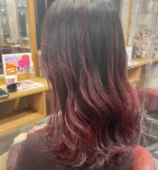 ミディアム カラー 佐藤 莉子のヘアスタイル