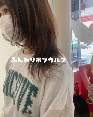 セミロング カラー ヘアアレンジ 今村公介 ブリーチ特化、派手髪のヘアスタイル