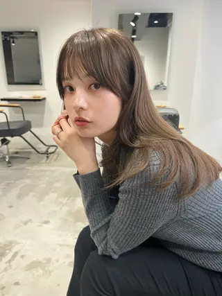 ロング 透明感カラー 🤍のヘアスタイル