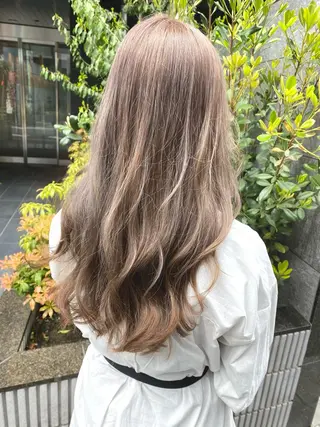 ロング カラー ブリーチカラー特化 U-topia小島のヘアスタイル