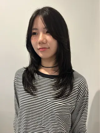 セミロング 💫レイヤーカット 💫ブリーチ💫サキのヘアスタイル