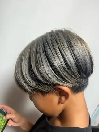 カラー メンズ 武原 虹音のヘアスタイル