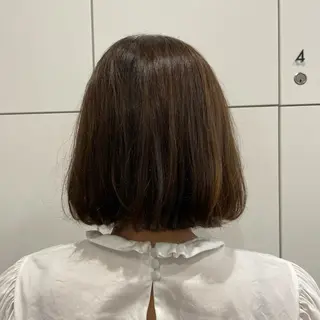 ショート カラー 中根 麻友香のヘアスタイル