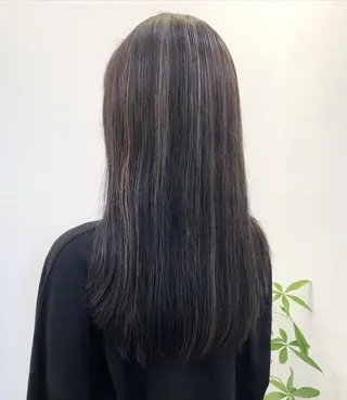 カラー ツノガイ エリのヘアスタイル