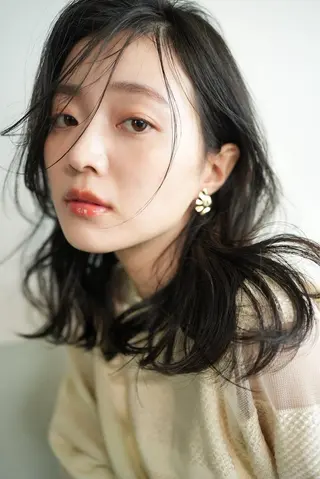 アイブロウ 暖色カラー 奥村陽花のヘアスタイル