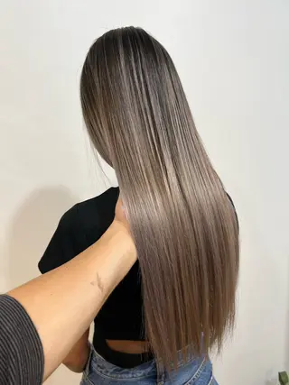 ロング カラー 杉本 優志のヘアスタイル