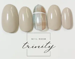 ネイル Trinity ネイリストスタッフのネイルデザイン