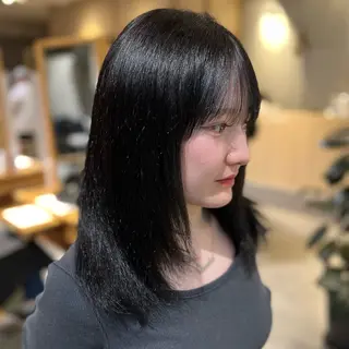 ミディアム カラー オタク美容師🛍/ 酸性ストレート/艶髪のヘアスタイル
