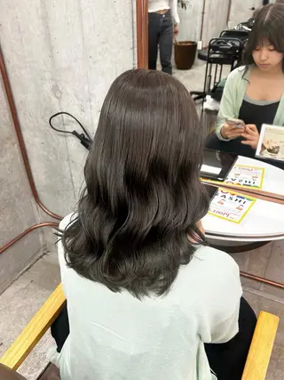 ロング 顔周りレイヤー/ ふわあいりのヘアスタイル