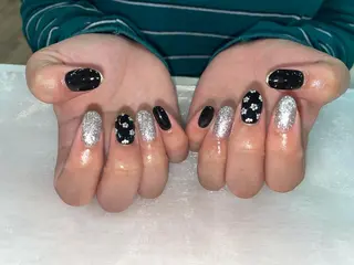 ネイル はばすみれ🎀ﾈｲﾙ 光ﾌｪｲｼｬﾙ ﾍｱのネイルデザイン