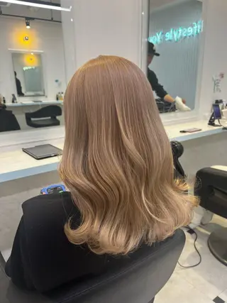 ロング カラー ブリーチカラー 🩵MIZUKIのヘアスタイル