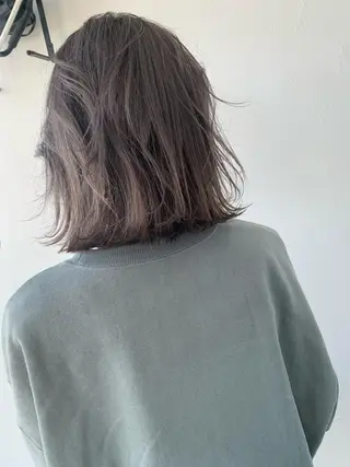 ミディアム Lit.豊橋 夏目のヘアスタイル
