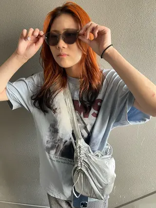 セミロング カラー 💓パーマ，💗 レイヤーカットのヘアスタイル