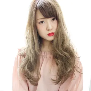 セミロング カラー tuuli トゥーリのヘアスタイル