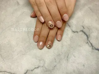 ネイル ネイルリボン 受付スタッフのネイルデザイン