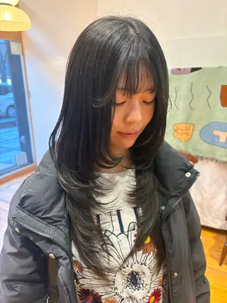 ロング 淀 小南津のヘアスタイル