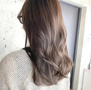 ミディアム 🌷横浜/レイヤー /艶カラー🌷のヘアスタイル