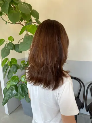 ミディアム 小久保 里紗のヘアスタイル