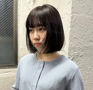 ショート 小顔に見えるボブ 透明感カラー🪽のヘアスタイル