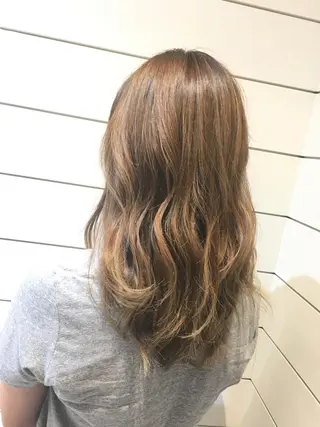 ロング カラー 鍵山 千秋のヘアスタイル