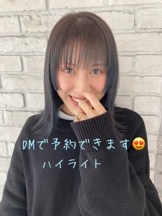 ミディアム あやかショート 白髪ぼかしのヘアスタイル