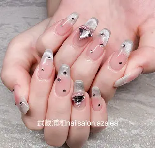 ネイル R inのネイルデザイン