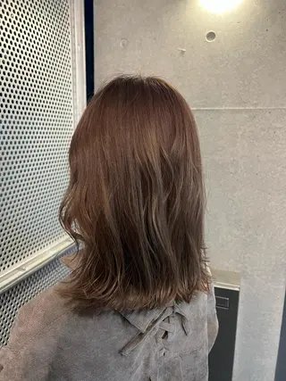ミディアム カラー 吉野 瑳桜のヘアスタイル
