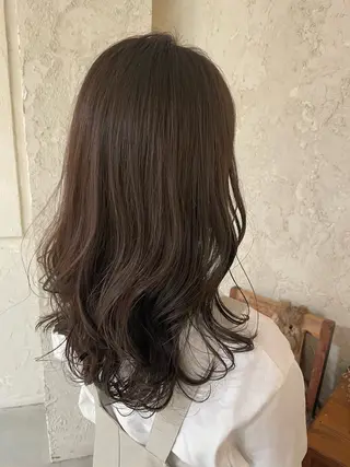 ロング 梅澤 麻衣のヘアスタイル