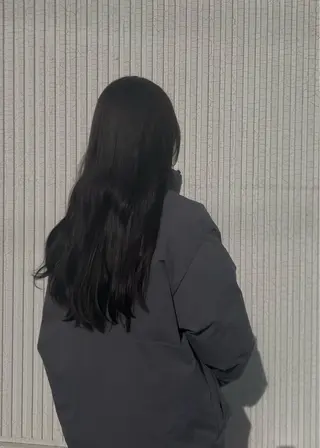 ロング カラー 東山 紗月のヘアスタイル