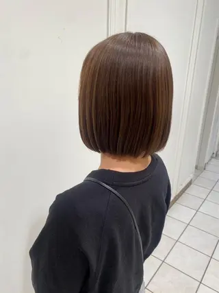 ショート カラー ヘアアレンジ 💠艶髪うるうる🫧 髪質改善ストレートのヘアスタイル