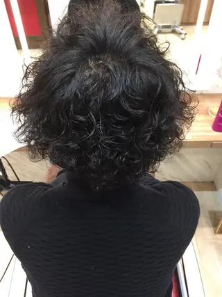 ミディアム パーマ メンズ 吉岡 三四朗のヘアスタイル