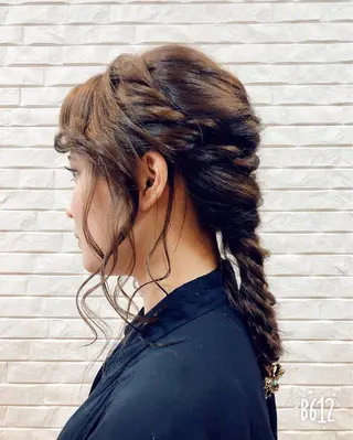 セミロング ヘアアレンジ 伊藤 さやかのヘアスタイル