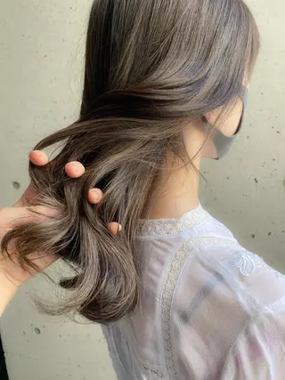 カラー 西本 由香のヘアスタイル
