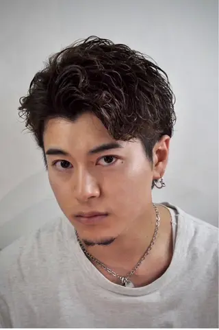 ショート パーマ 澤田 亮之介のヘアスタイル