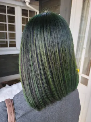ミディアム カラー 森岡 紗羽のヘアスタイル