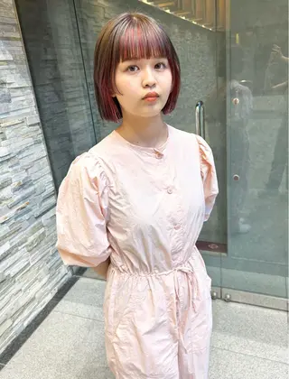 ショート 髪と音処　マトぺ所属・デザインカラー/ボブ ブリーチカラー/ユリのヘアスタイル