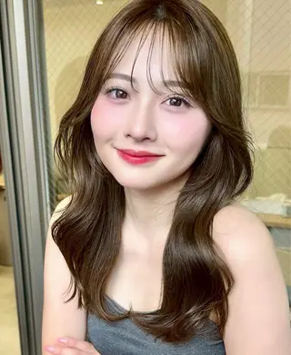 ロング ショート・透明感 カラーconomiのヘアスタイル