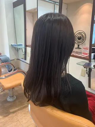 セミロング カラー サプリームヘア 飯田みち瑠のヘアスタイル