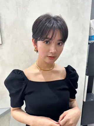 ショート レイヤー🤍 ベージュ🤍 聖奈のヘアスタイル