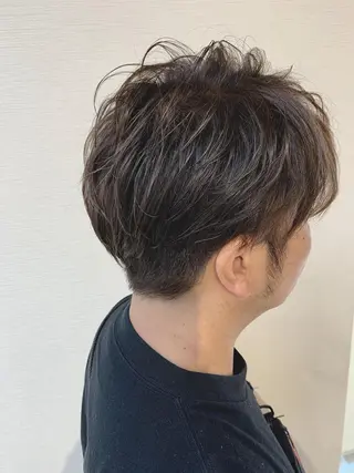 カラー メンズ 中垣 南のヘアスタイル