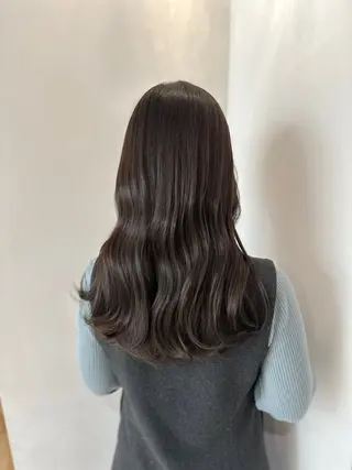 ロング カラー 安丸 結夏のヘアスタイル