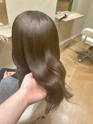 ミディアム カラー 砂野 真璃奈のヘアスタイル