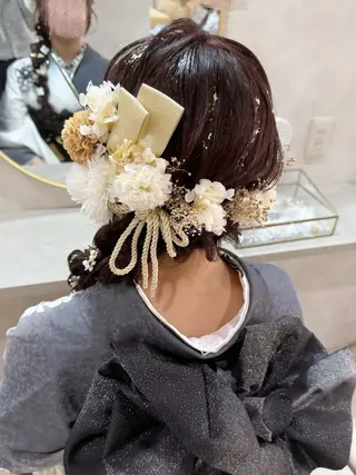 ヘアアレンジ セットサロンCURE 🩵あんみのマツエク・マツパデザイン