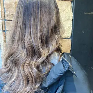 ロング カラー 松田 百花のヘアスタイル