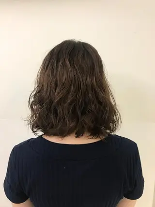 ミディアム パーマ 大石 さやかのヘアスタイル