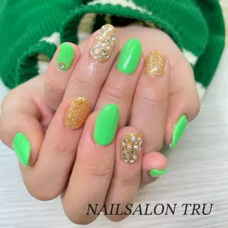 ネイル 𝐼𝑁𝑂𝑈𝐸 𝑀𝐼𝐴のネイルデザイン