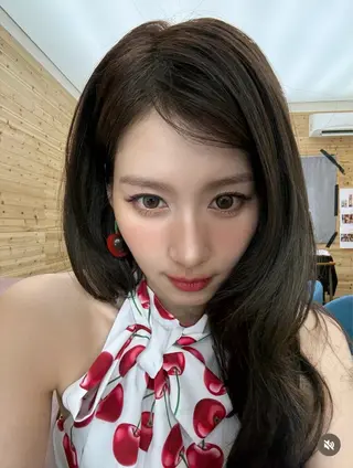 ロング カラー ラベンダー💜 グレージュ🩶のヘアスタイル