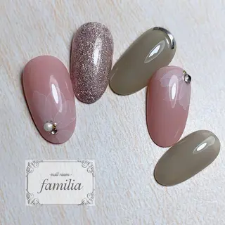 ネイル -nailroom- familiaのネイルデザイン