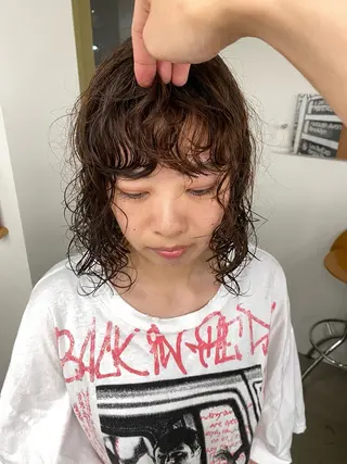 ミディアム パーマ tonari 梅田、中崎町のヘアスタイル
